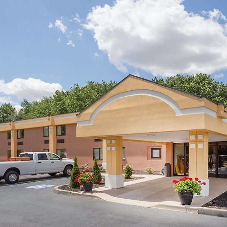 Super 8 By Wyndham Logansport Μοτέλ Εξωτερικό φωτογραφία