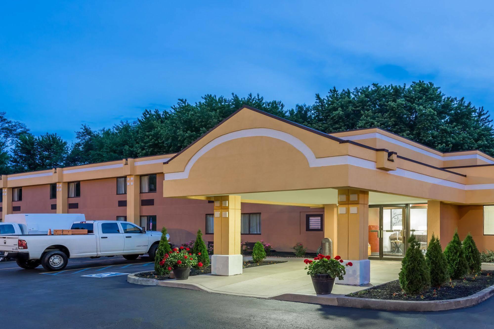 Super 8 By Wyndham Logansport Μοτέλ Εξωτερικό φωτογραφία